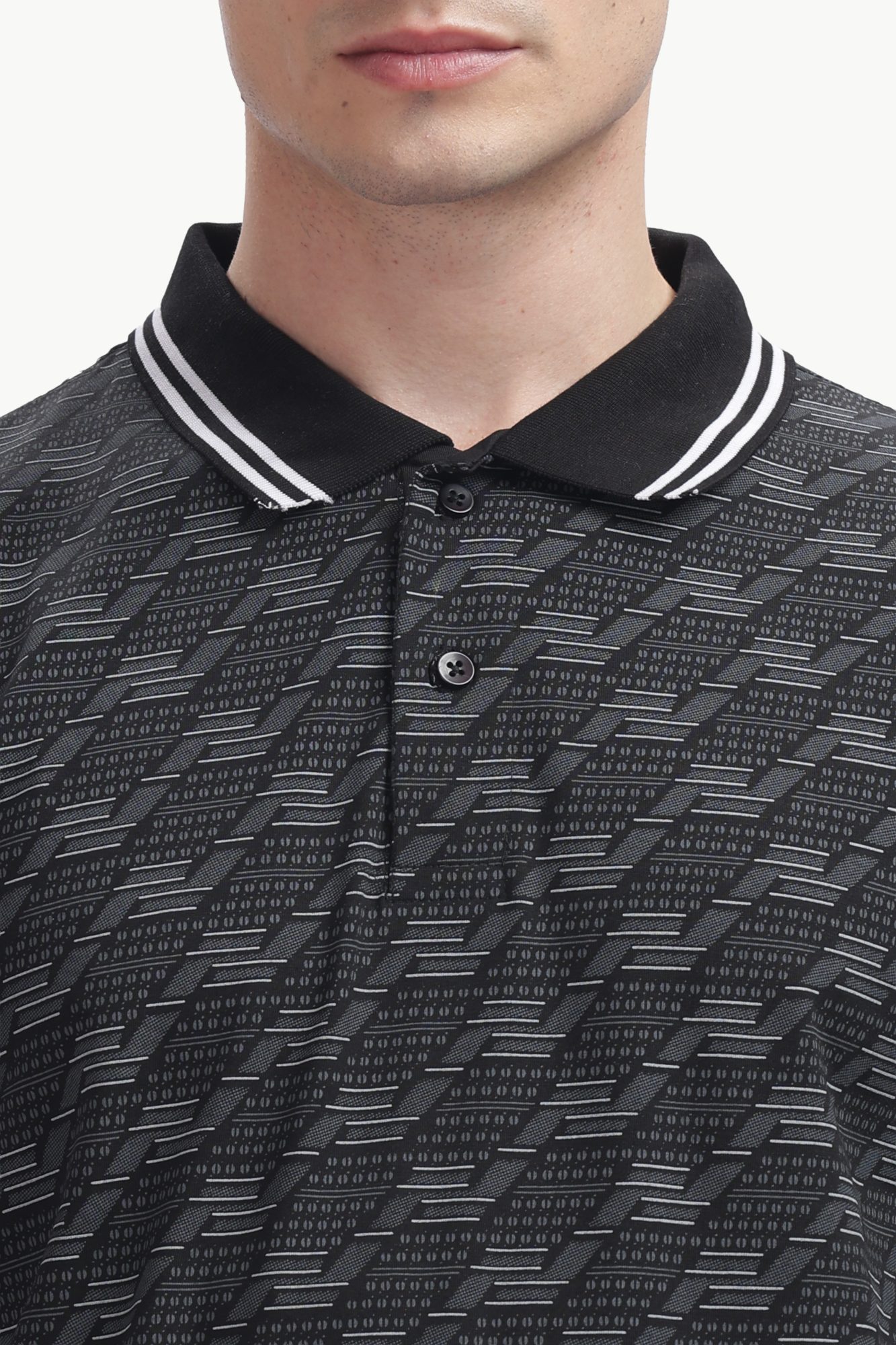 Noir Pattern Polo, collar detail